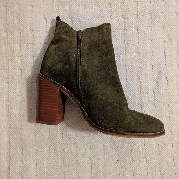 Olive green suede heeled boots by Seychelles - Picture 5 of 6